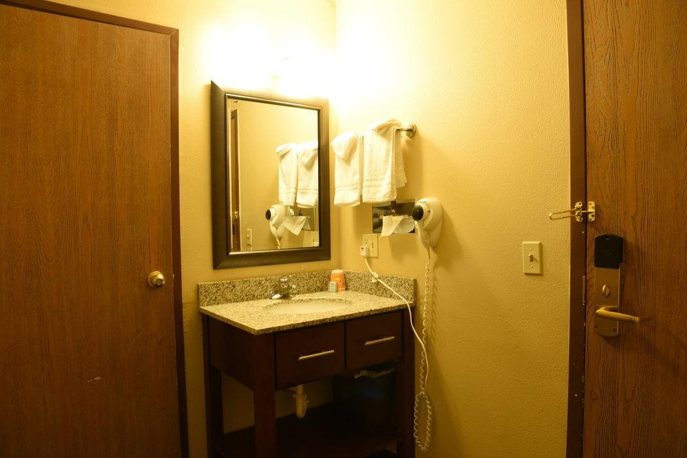 Dakota Pines Inn Rapid City Extérieur photo